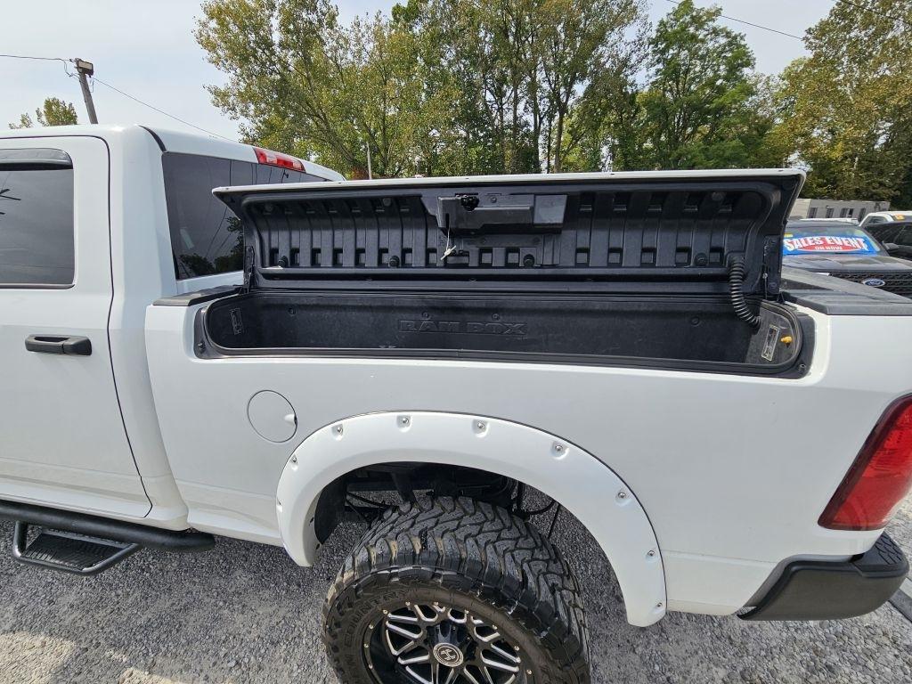 RAM 2500 Tradesman Crew Cab SWB 4WD 2016