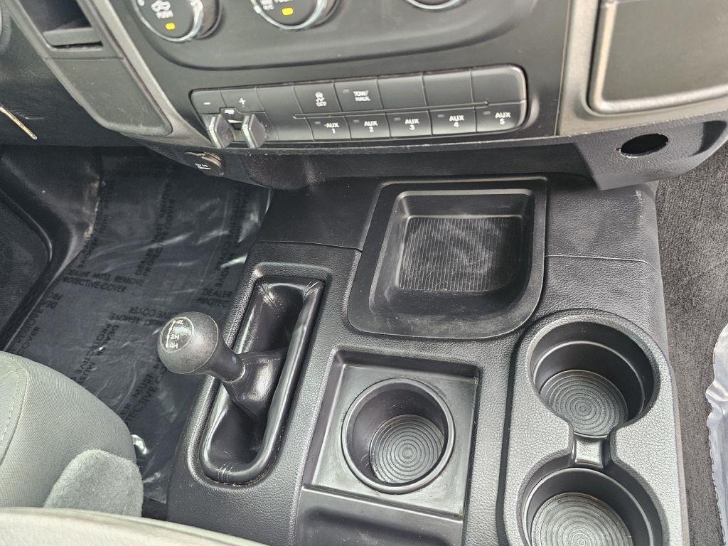 RAM 2500 Tradesman Crew Cab SWB 4WD 2016