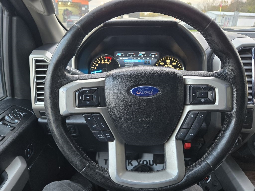 Ford F-150 Lariat SuperCrew 4WD 2016 Ford F-150 Lariat SuperCrew 4WD 2016