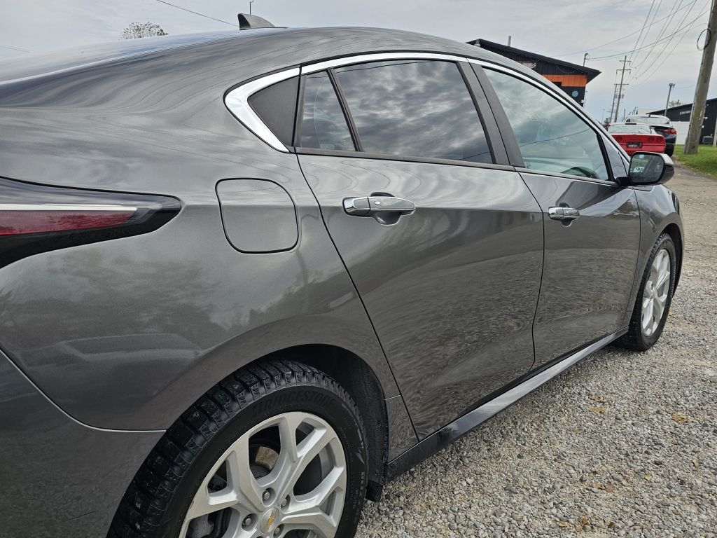 Chevrolet Volt Premier w/ Standard Emission Package 2017 Chevrolet Volt Premier w/ Standard Emission Package 2017