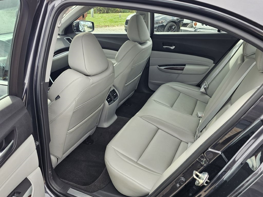 Acura TLX 9-Spd AT 2015 Acura TLX 9-Spd AT 2015