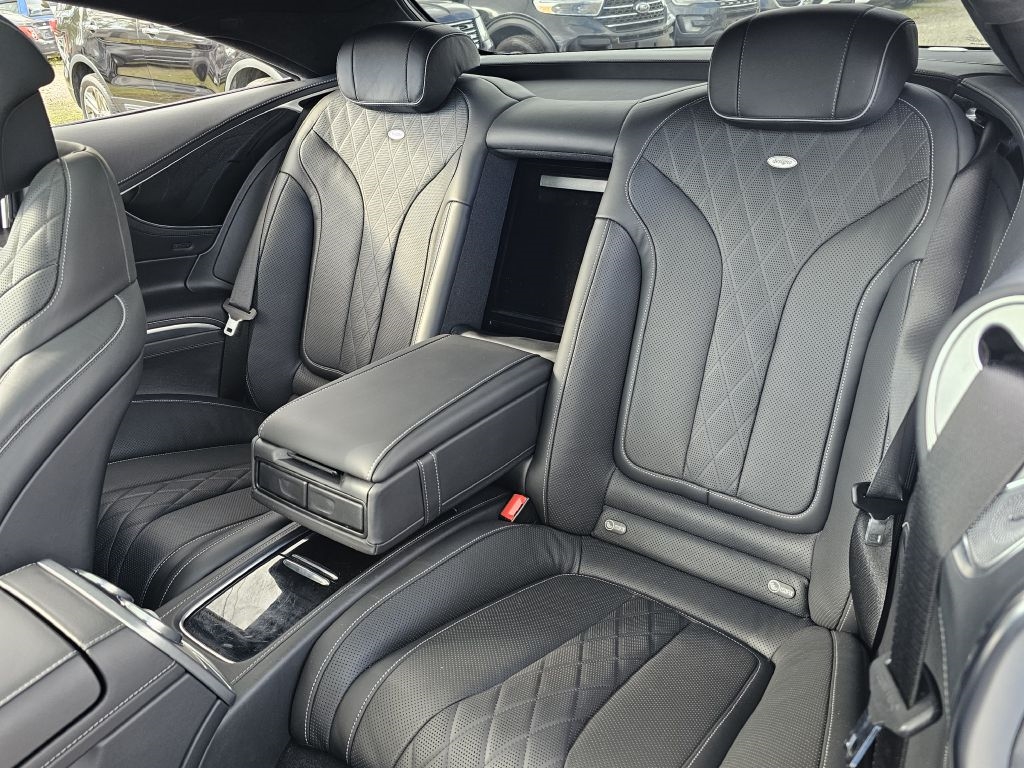 Mercedes-Benz S-Class S550 4MATIC Coupe 2015 Mercedes-Benz S-Class S550 4MATIC Coupe 2015