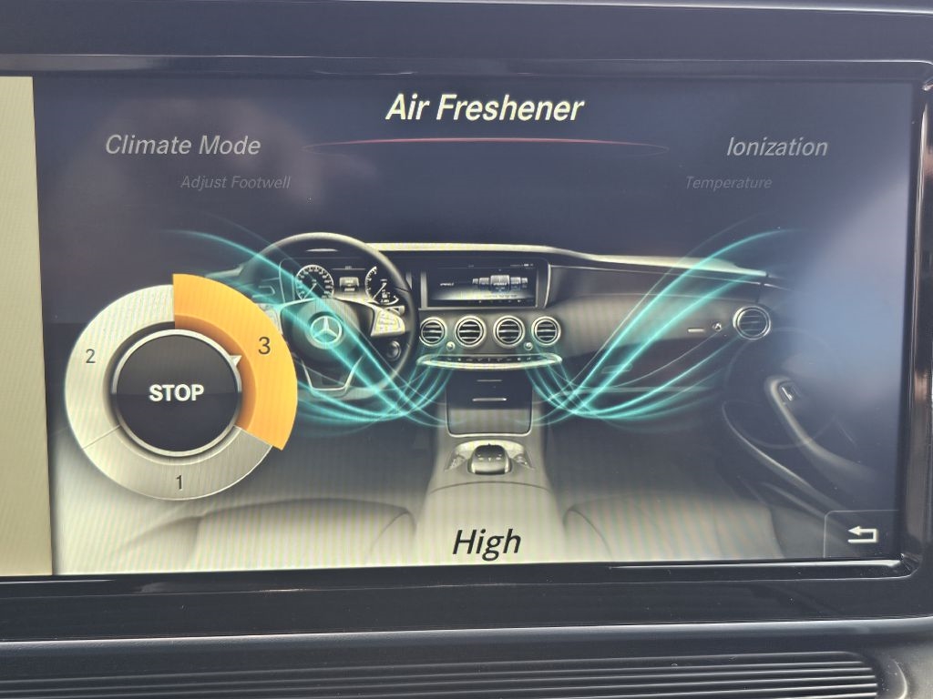 Mercedes-Benz S-Class S550 4MATIC Coupe 2015 Mercedes-Benz S-Class S550 4MATIC Coupe 2015