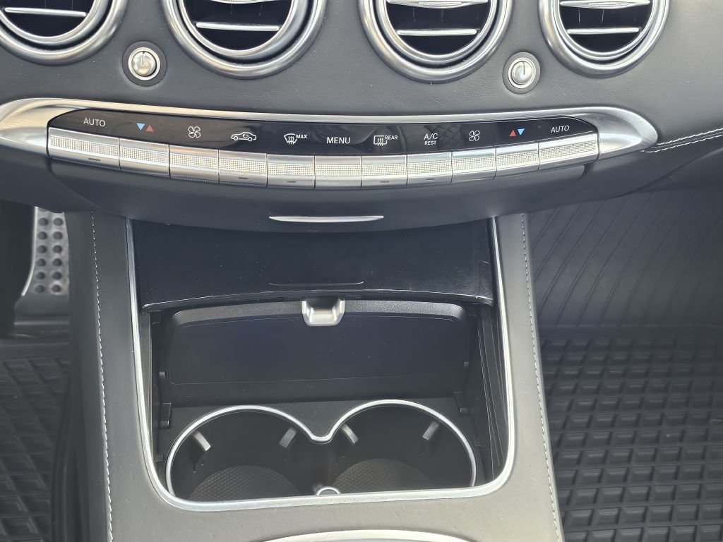 Mercedes-Benz S-Class S550 4MATIC Coupe 2015 Mercedes-Benz S-Class S550 4MATIC Coupe 2015