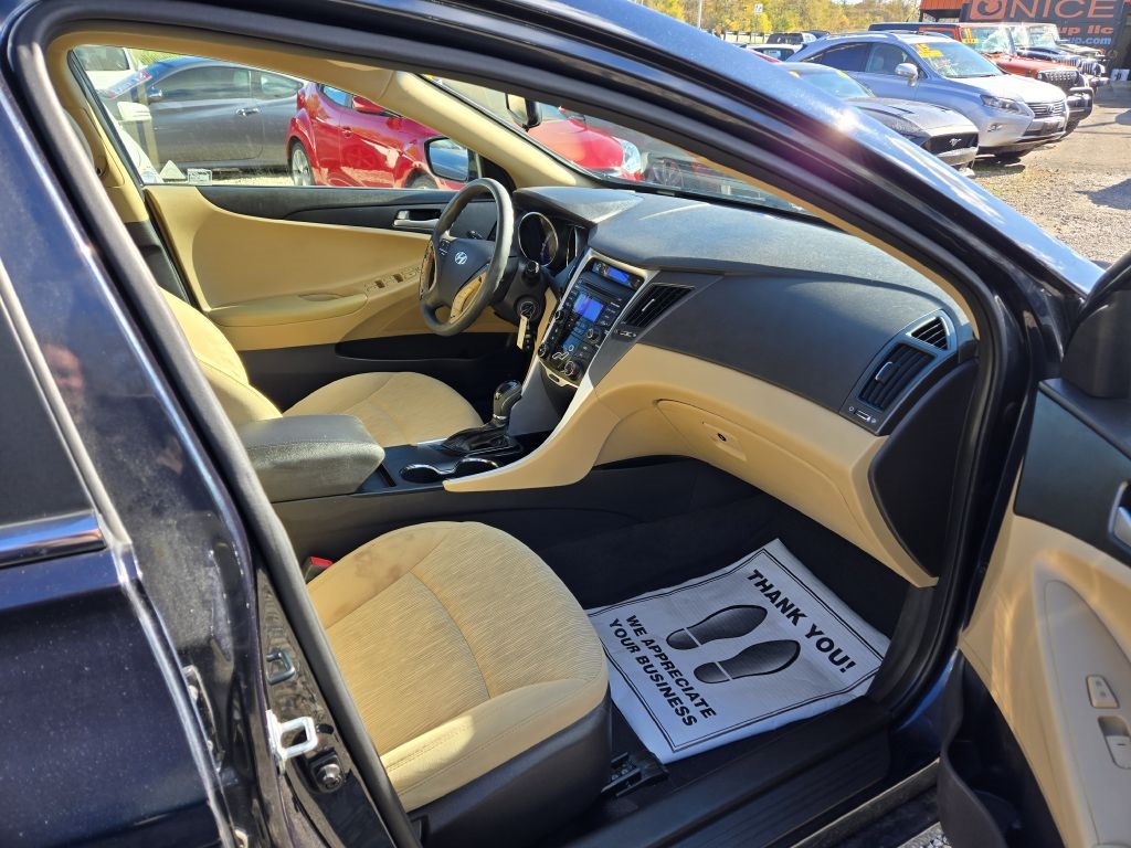 Hyundai Sonata GLS 2013 Hyundai Sonata GLS 2013