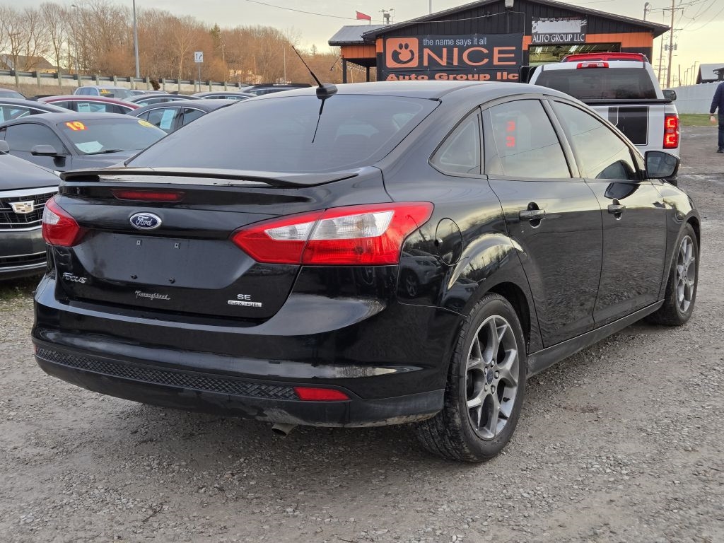 Ford Focus SE Sedan 2014