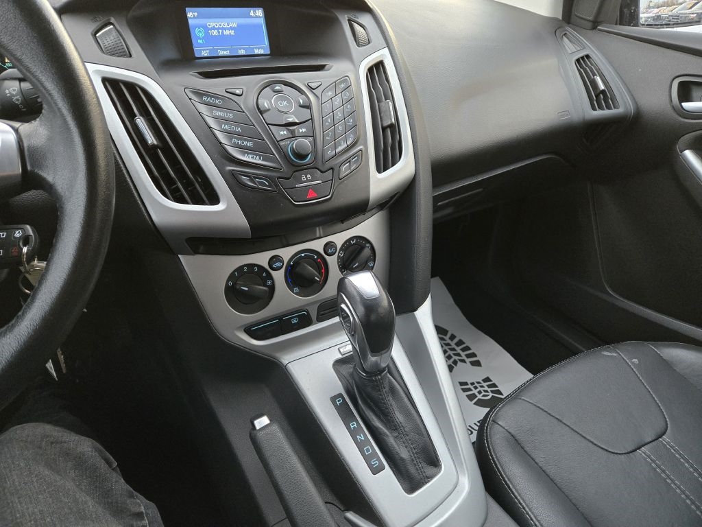 Ford Focus SE Sedan 2014