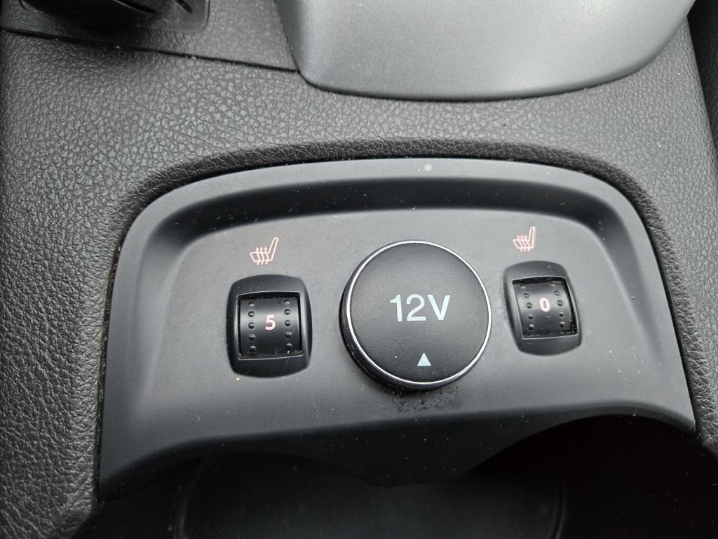 Ford Focus SE Sedan 2014