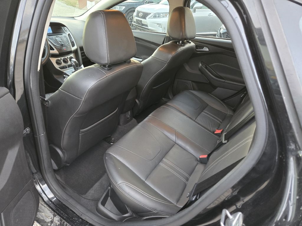 Ford Focus SE Sedan 2014