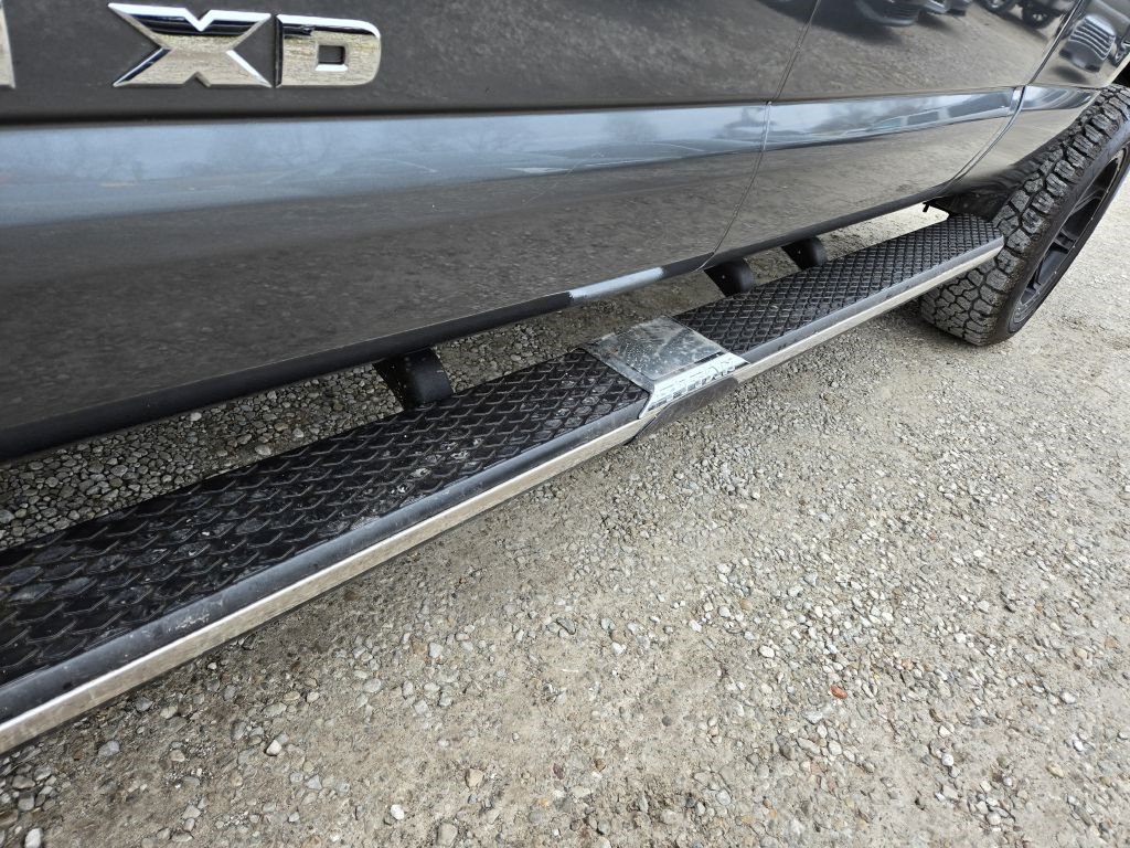 Nissan Titan XD SV 4WD Diesel 2017