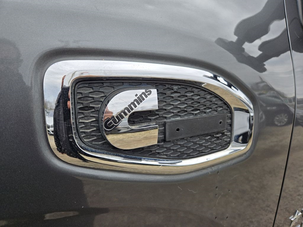 Nissan Titan XD SV 4WD Diesel 2017