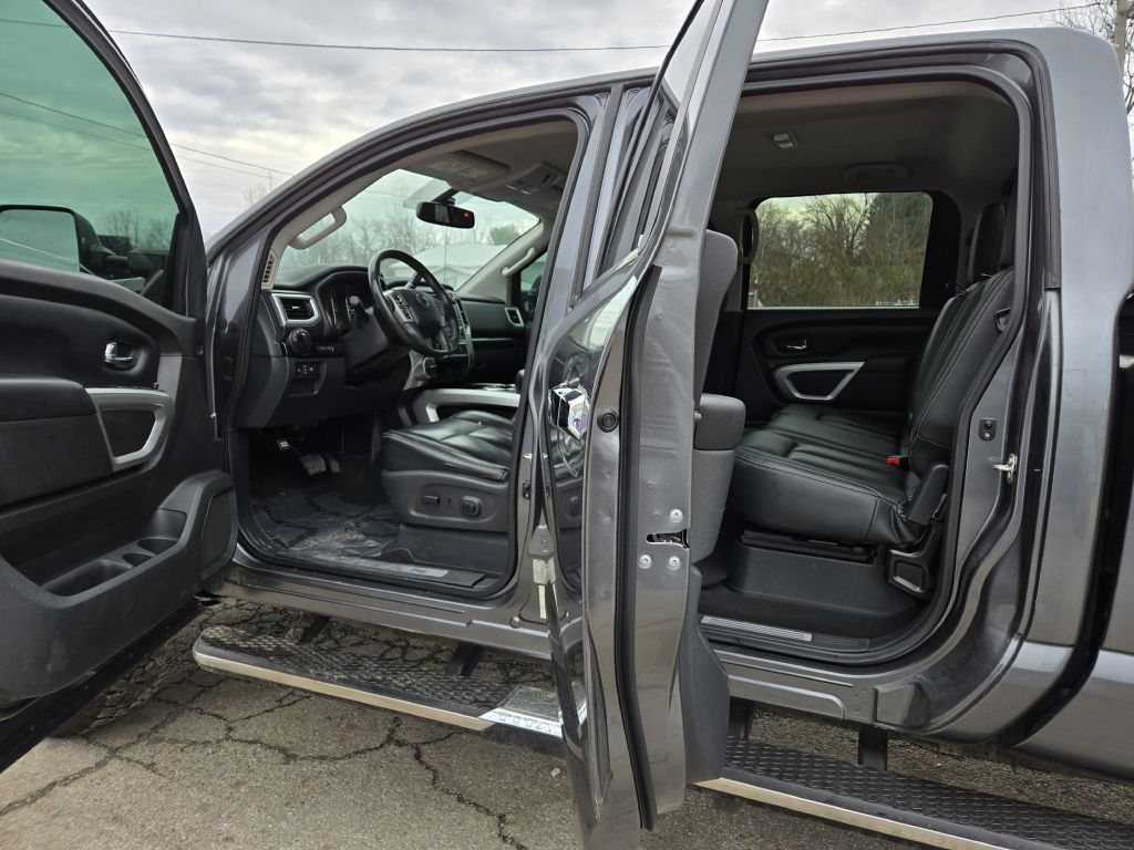 Nissan Titan XD SV 4WD Diesel 2017