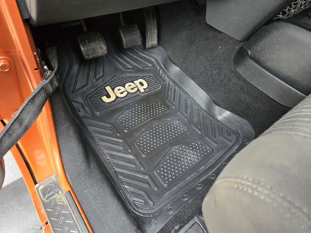 Jeep Wrangler Sport 4WD 2011