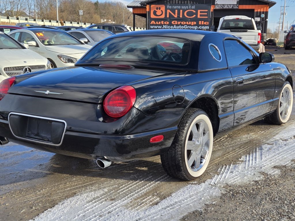 Ford Thunderbird Deluxe 2003