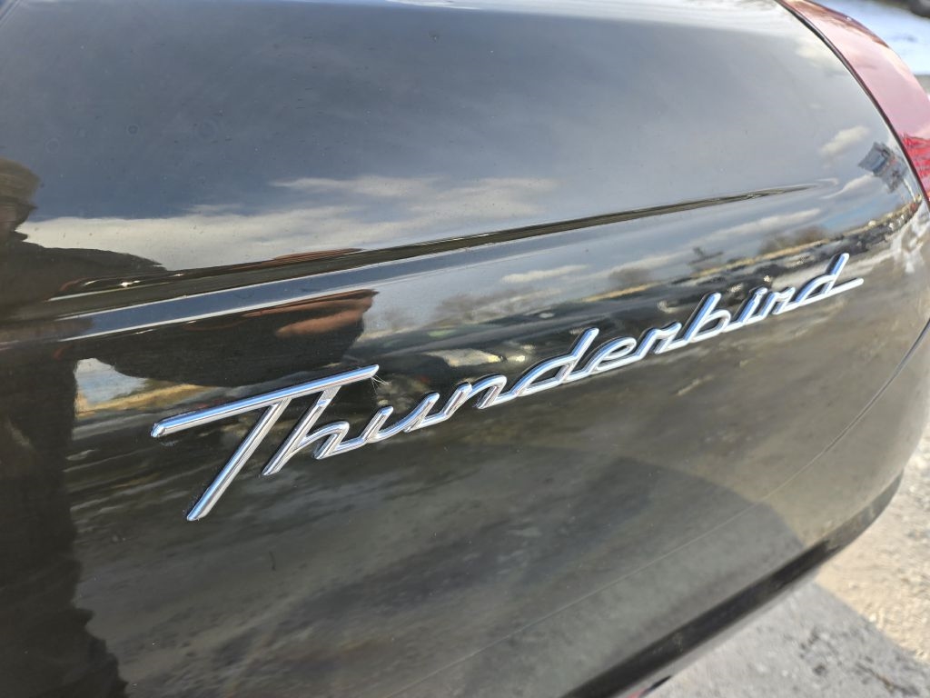 Ford Thunderbird Deluxe 2003