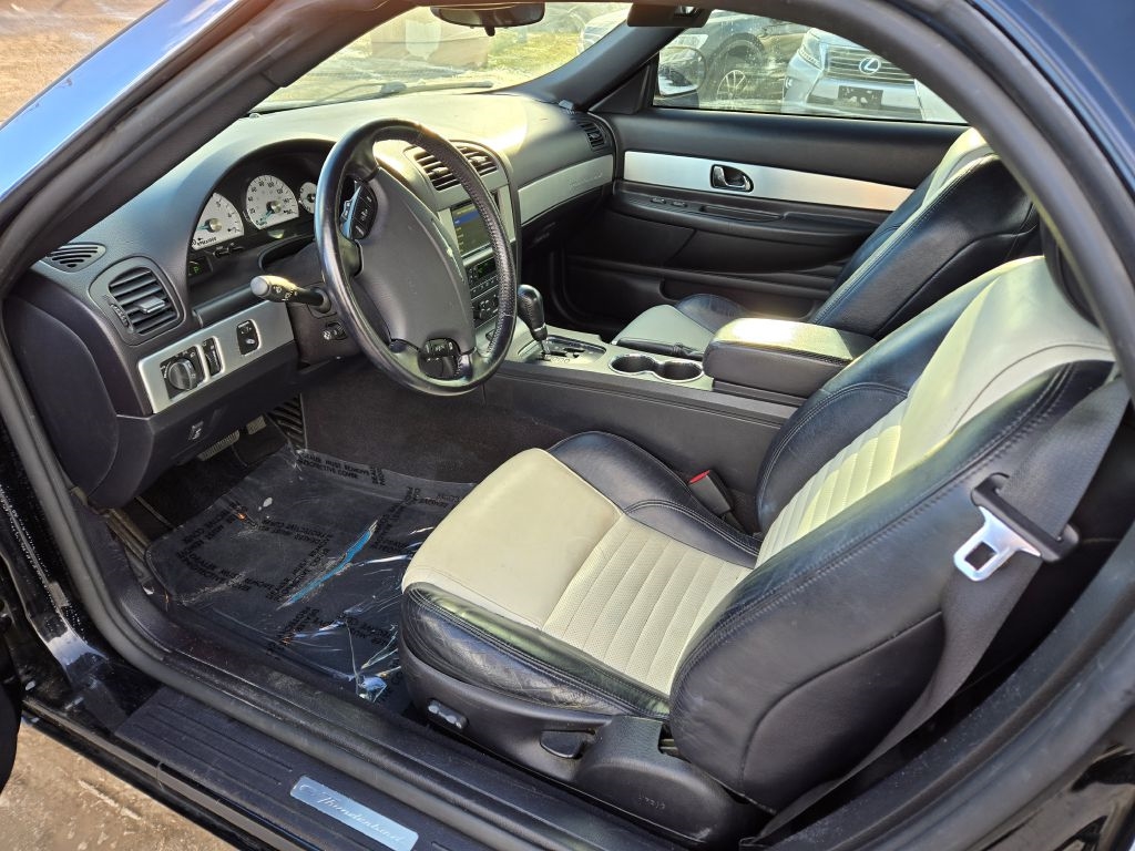 Ford Thunderbird Deluxe 2003