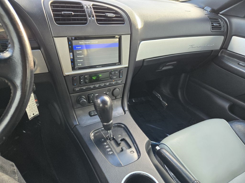 Ford Thunderbird Deluxe 2003