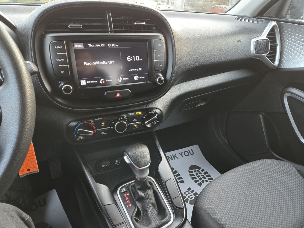 Kia Soul LX CVT 2022