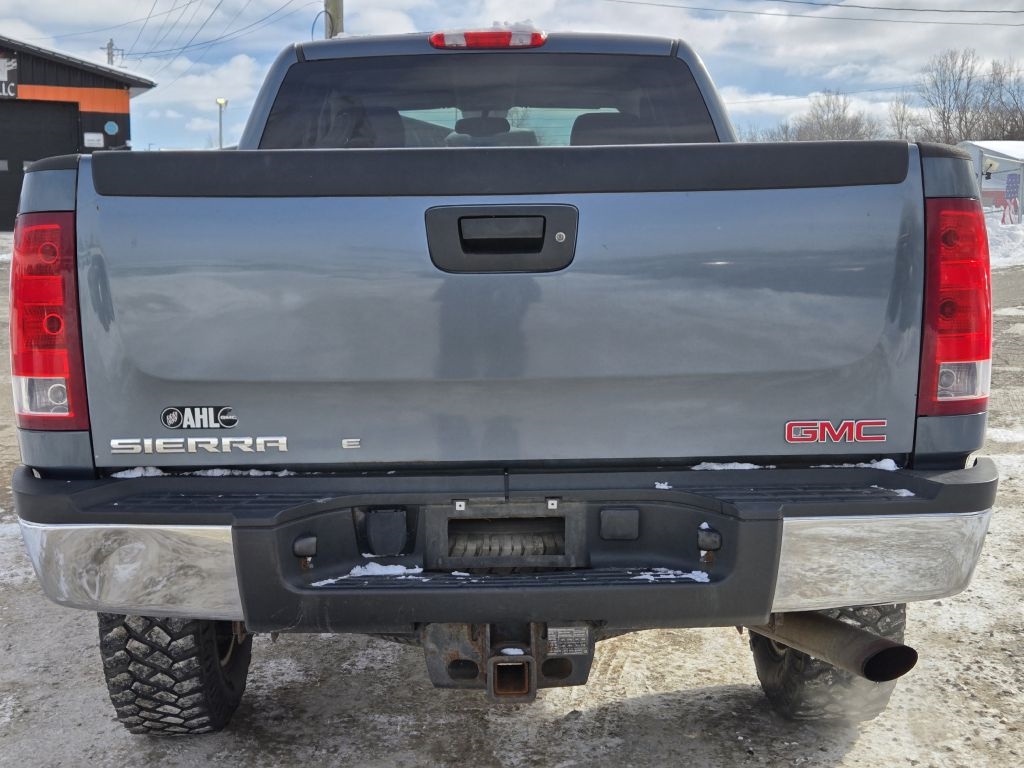 GMC Sierra 2500HD SLE Ext. Cab 4WD 2011