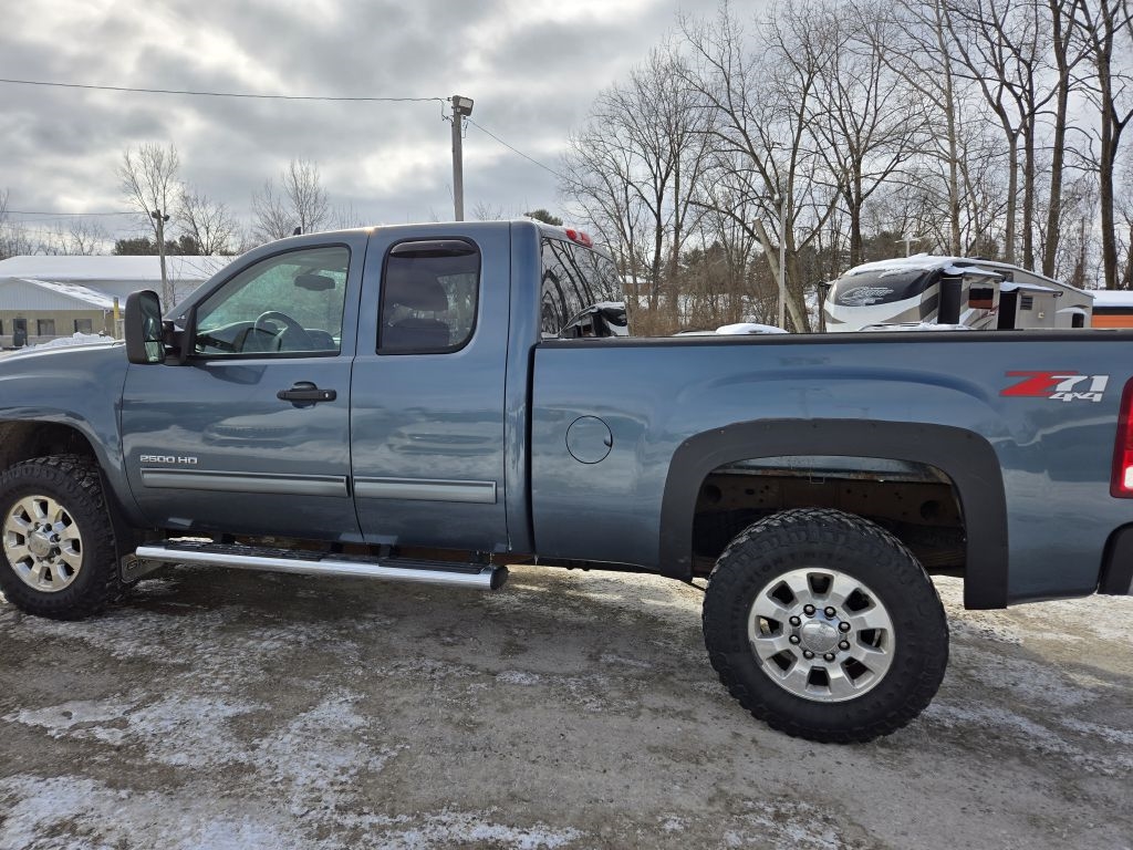 GMC Sierra 2500HD SLE Ext. Cab 4WD 2011