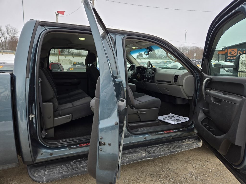 GMC Sierra 1500 SL Crew Cab 4WD 2011