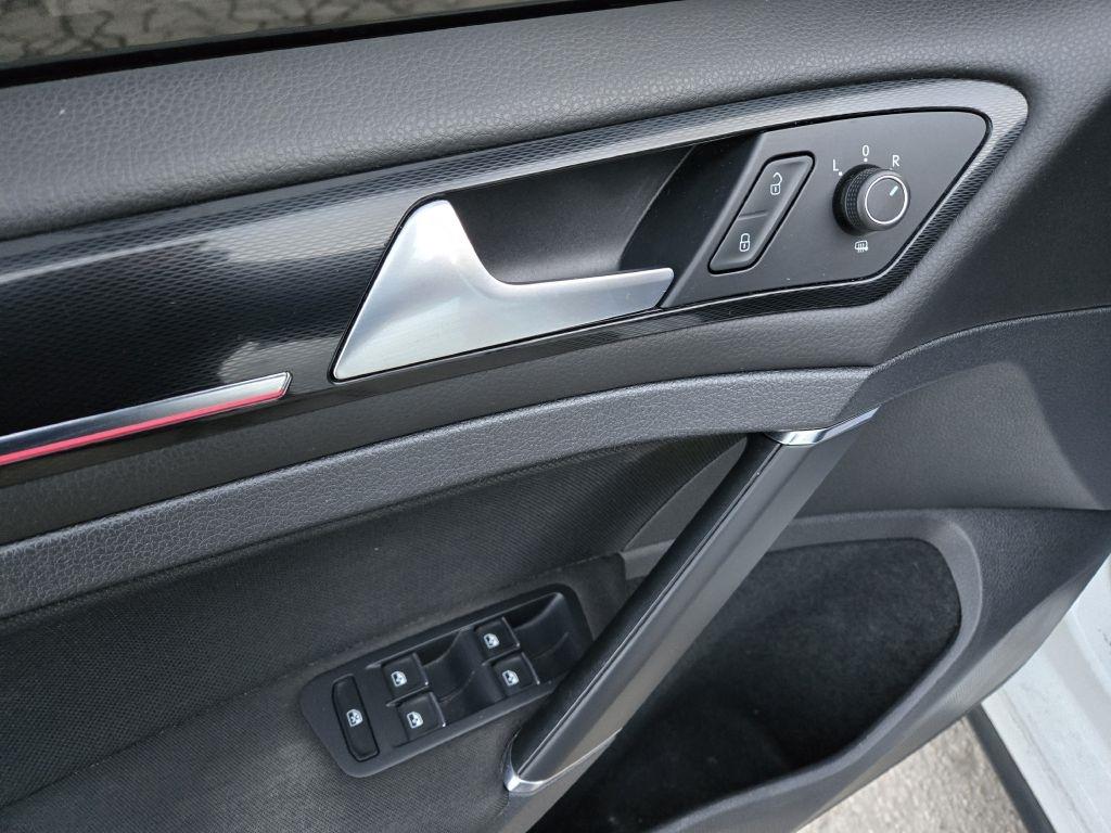 Volkswagen GTI S 6A 4-Door 2016