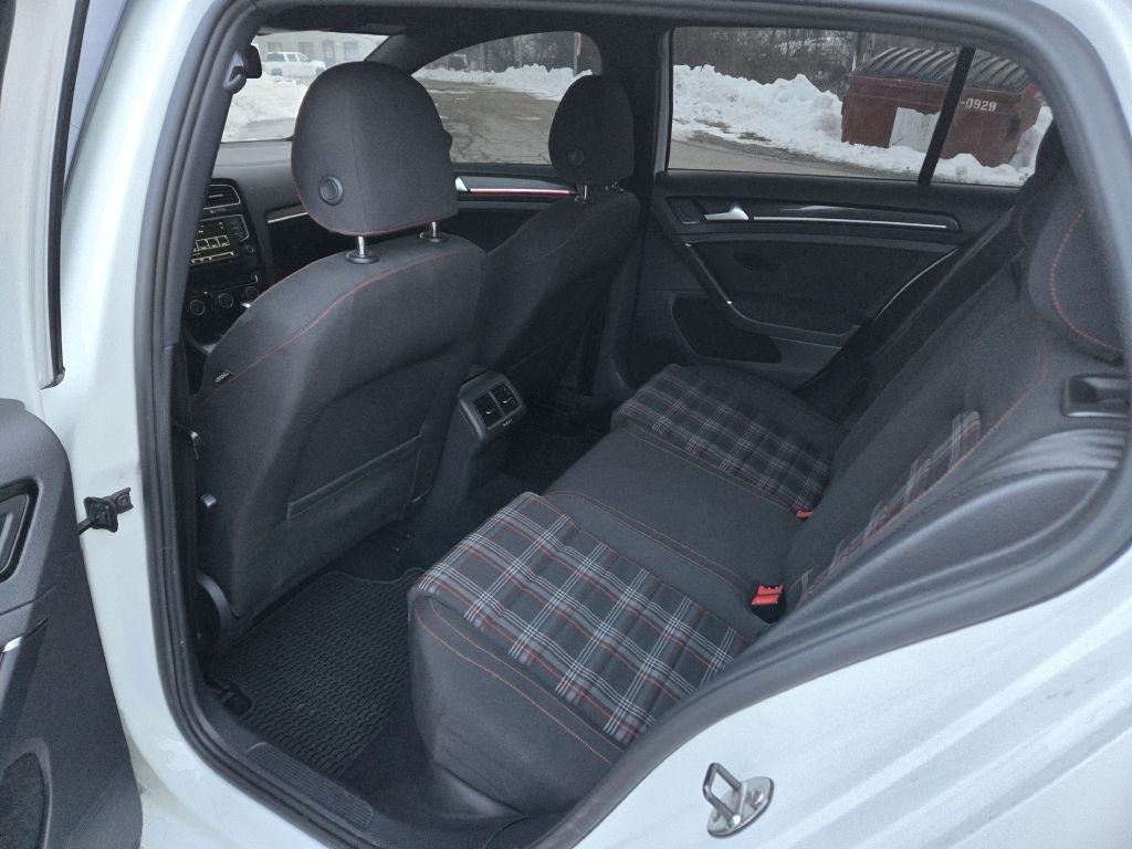 Volkswagen GTI S 6A 4-Door 2016