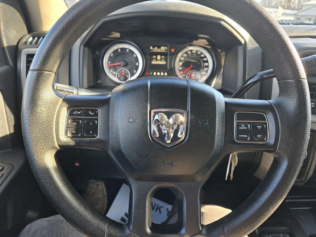 RAM 2500 Tradesman Crew Cab SWB 4WD 2015