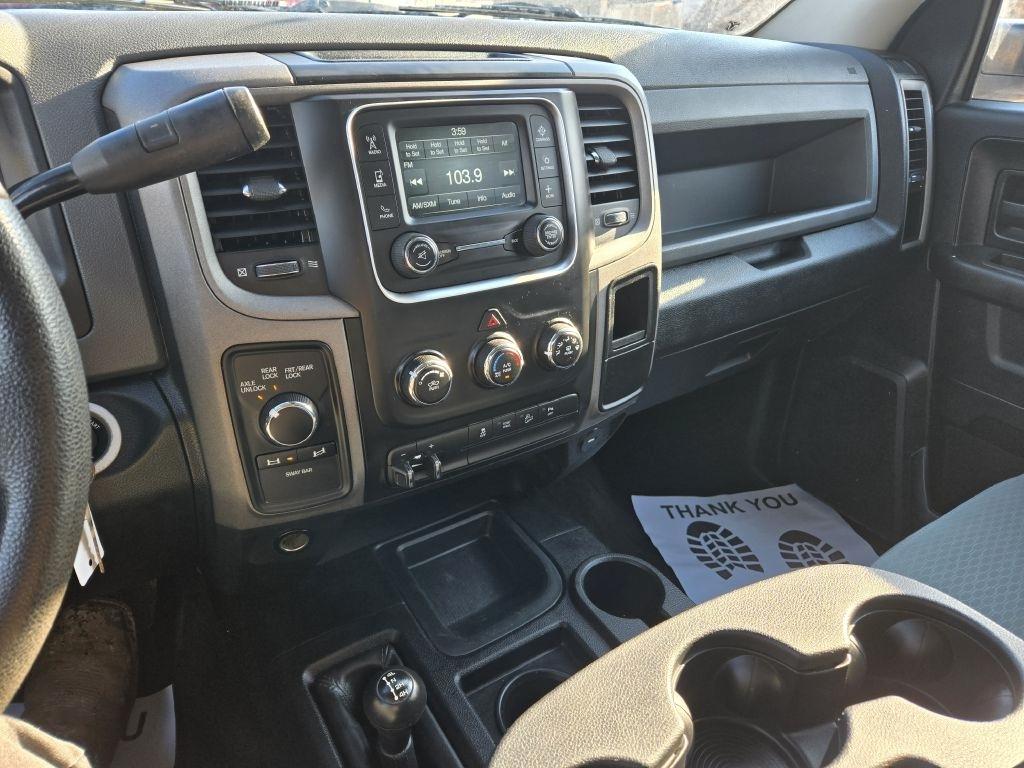 RAM 2500 Tradesman Crew Cab SWB 4WD 2015