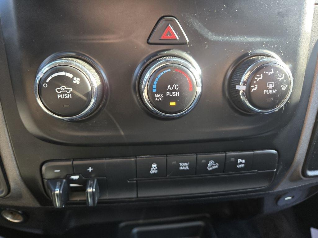 RAM 2500 Tradesman Crew Cab SWB 4WD 2015