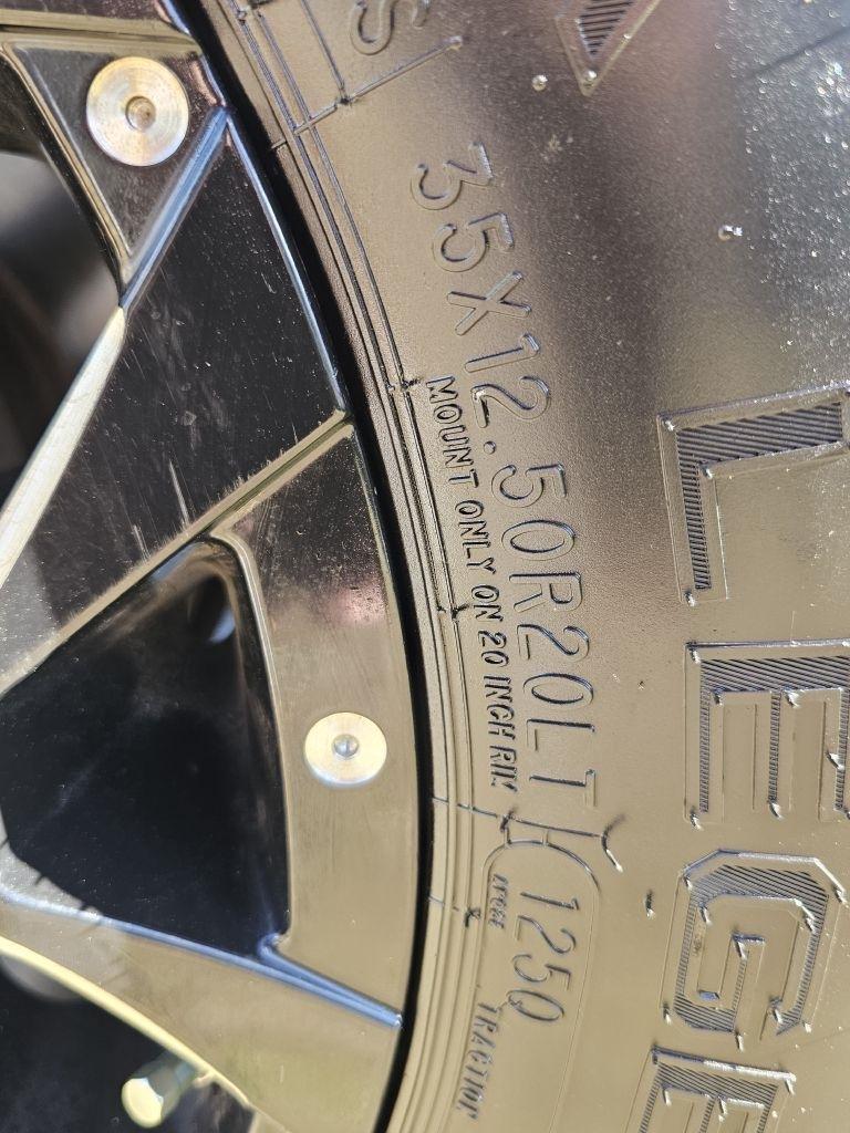 Nissan Titan XD PRO-4X 4WD Diesel 2017