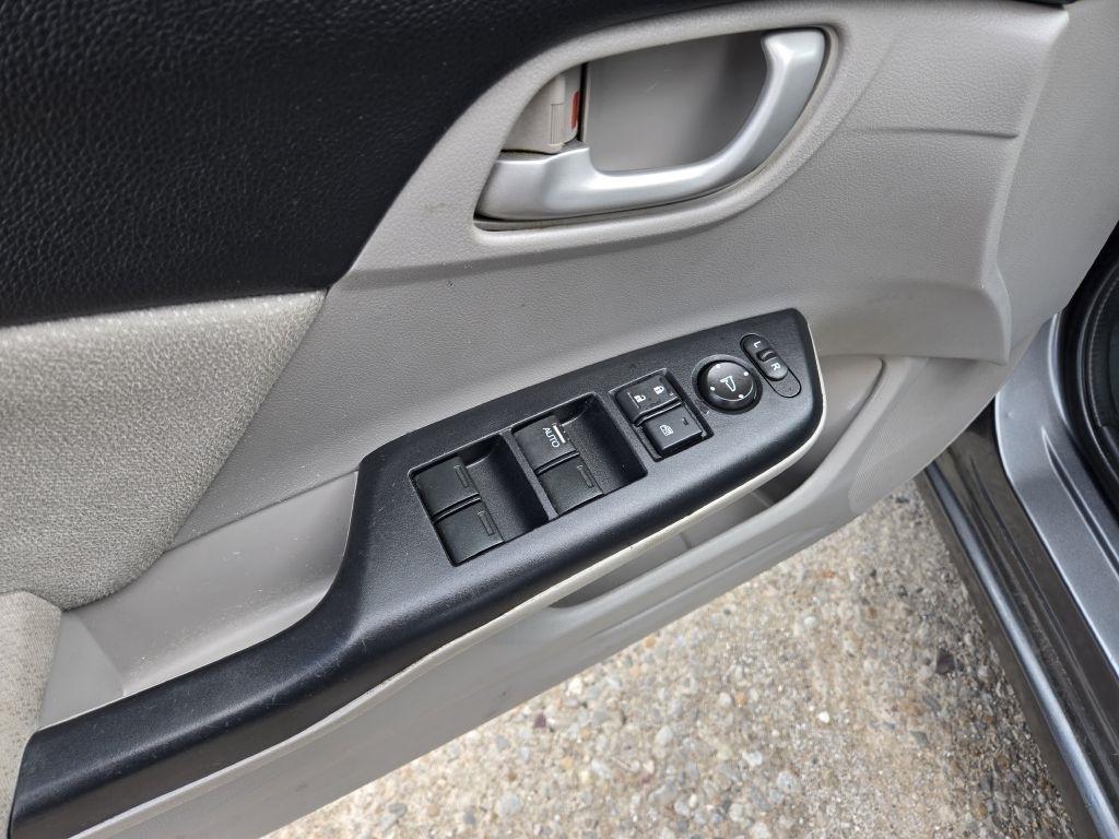 Honda Civic LX Sedan 5-Speed AT 2013