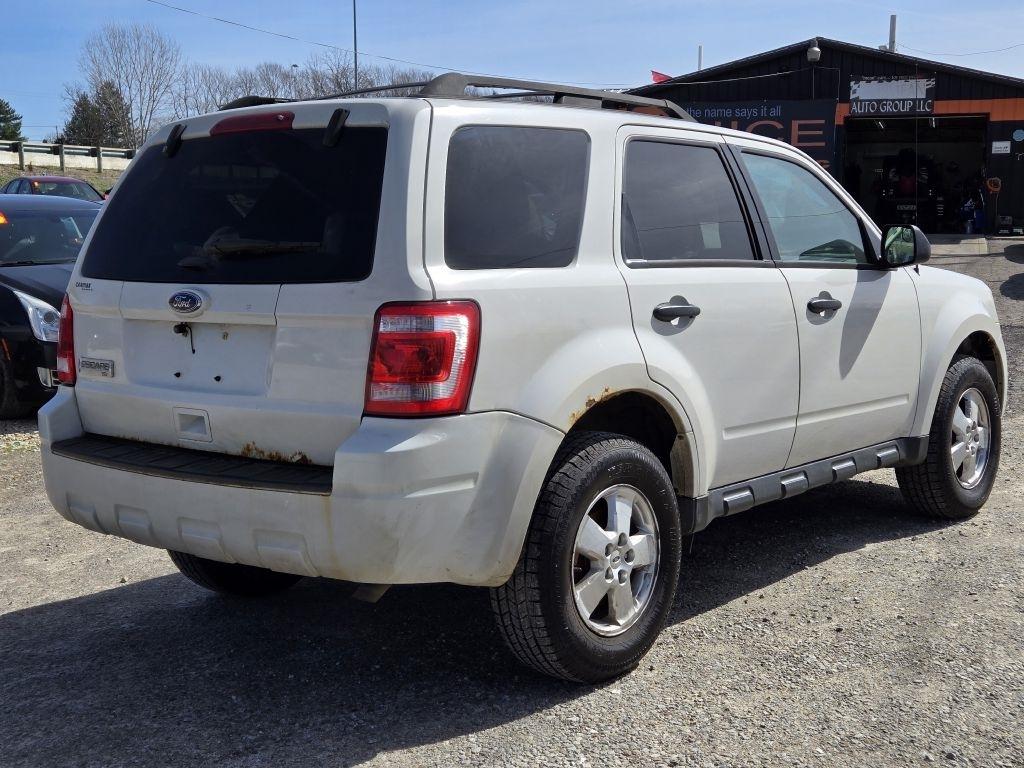 Ford Escape XLT FWD 2012