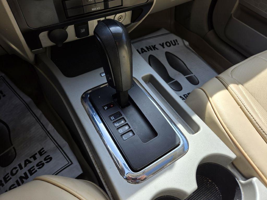 Ford Escape XLT FWD 2012