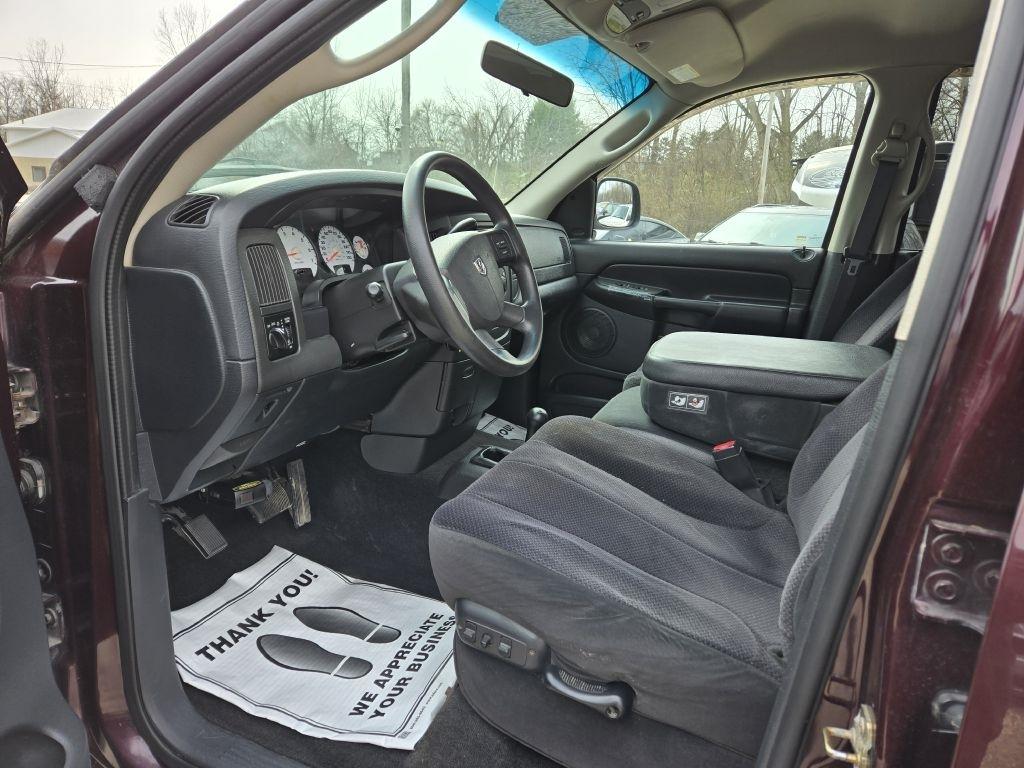 Dodge Ram 1500 ST Quad Cab 4WD 2004