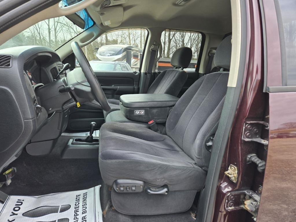 Dodge Ram 1500 ST Quad Cab 4WD 2004