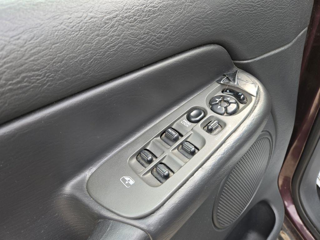 Dodge Ram 1500 ST Quad Cab 4WD 2004