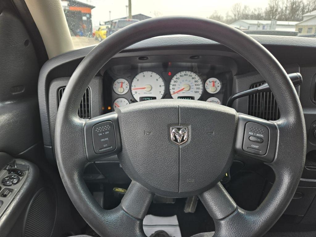 Dodge Ram 1500 ST Quad Cab 4WD 2004