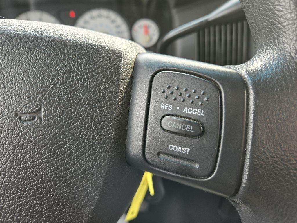 Dodge Ram 1500 ST Quad Cab 4WD 2004