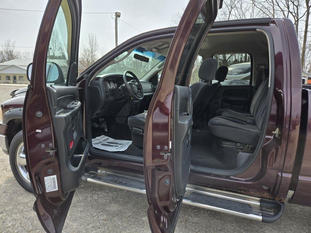 Dodge Ram 1500 ST Quad Cab 4WD 2004