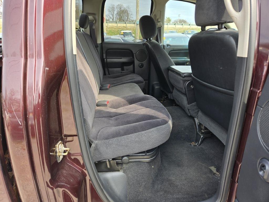 Dodge Ram 1500 ST Quad Cab 4WD 2004