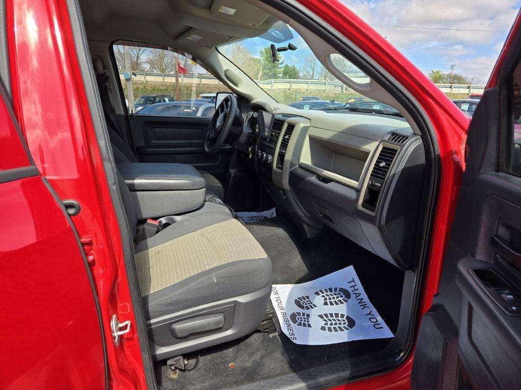 Dodge 1500 ST Crew Cab 4WD 2012