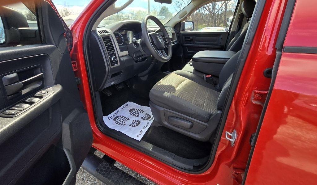 Dodge 1500 ST Crew Cab 4WD 2012