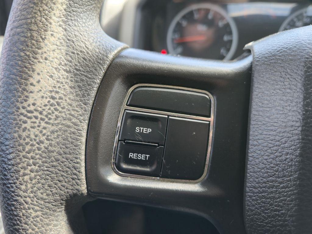 Dodge 1500 ST Crew Cab 4WD 2012