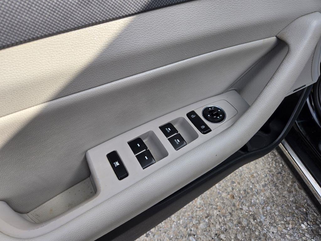 Hyundai Sonata Plug-In Base 2017