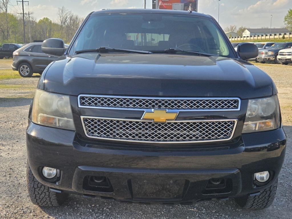 Chevrolet Suburban LT 1500 4WD 2012
