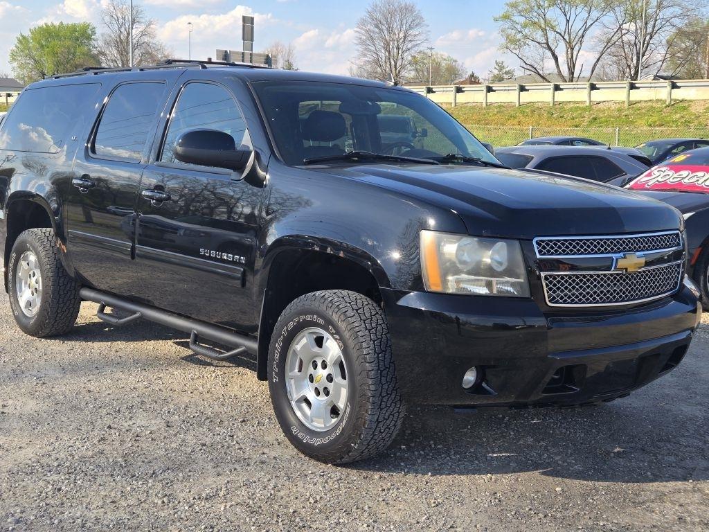 Chevrolet Suburban LT 1500 4WD 2012