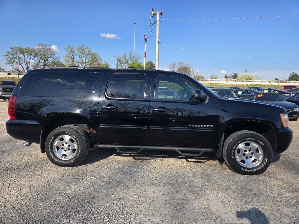 Chevrolet Suburban LT 1500 4WD 2012