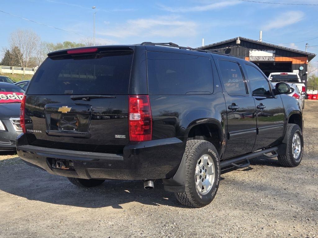 Chevrolet Suburban LT 1500 4WD 2012