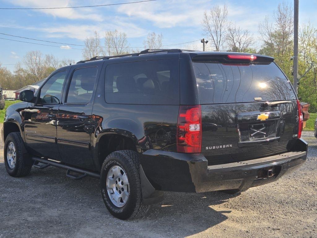 Chevrolet Suburban LT 1500 4WD 2012